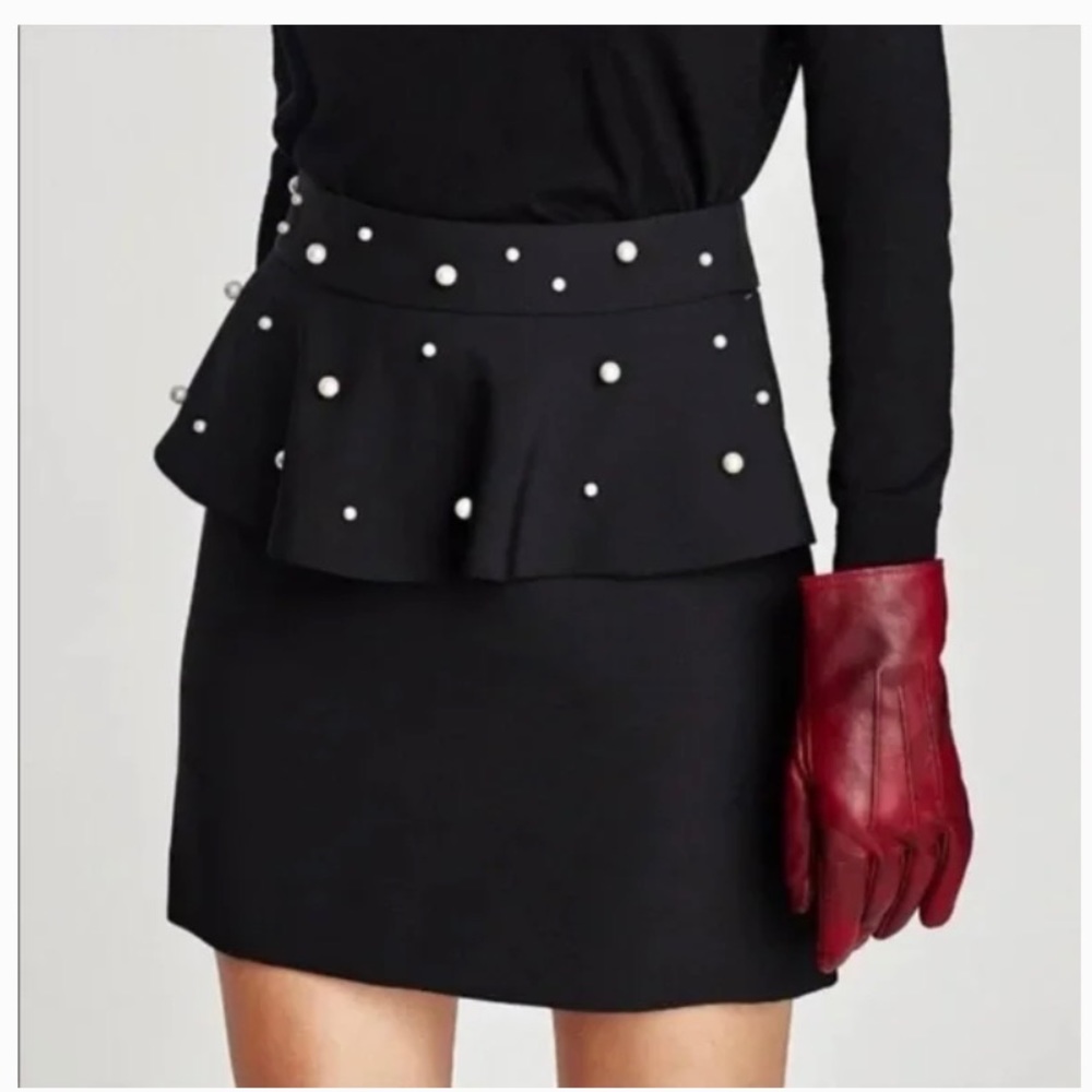 New ZARA Black Mini Skirt Faux Pearls Peplum Front Ruffle Preppy Size XS